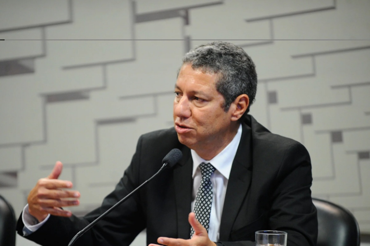 Falta diálogo entre os Poderes sobre questão fiscal, diz “pai” da LRF