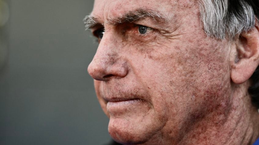 Bolsonaro reúne Tarcísio e líderes do PL em ato pró-anistia em SP