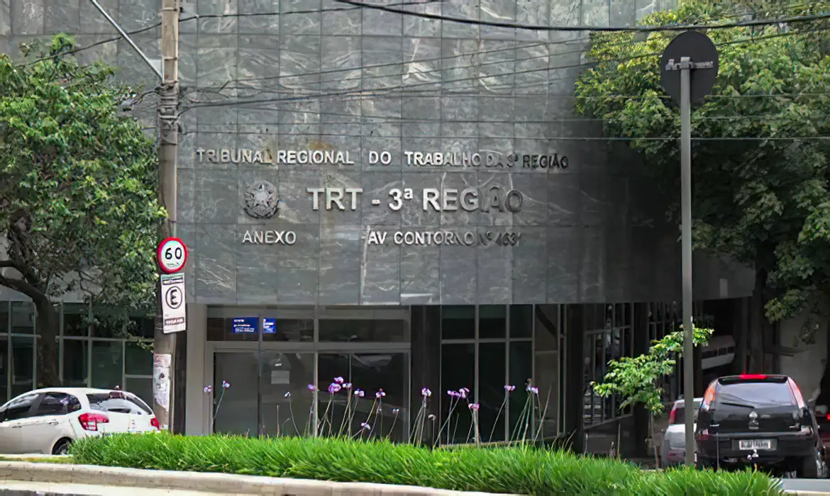 Tribunal condena supermercado em MG por transfobia contra trabalhadora