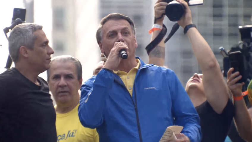 “Make Brazil great again”, diz Bolsonaro na av. Paulista