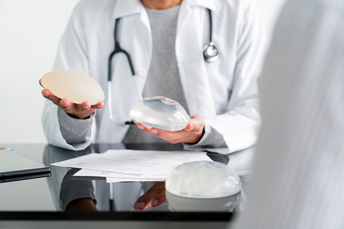 Mamoplastia: conheça 3 mitos sobre o procedimento