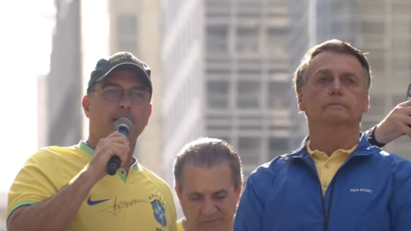 Flávio cita Zambelli e critica "perseguição" de STF contra Bolsonaro