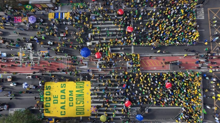 Veja imagens aéreas do ato de Bolsonaro na av. Paulista