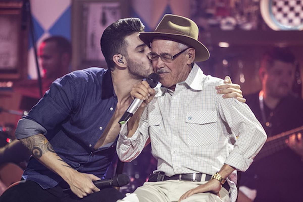 Pai de Gusttavo Lima vive sem luxo, mesmo com filho bilionário