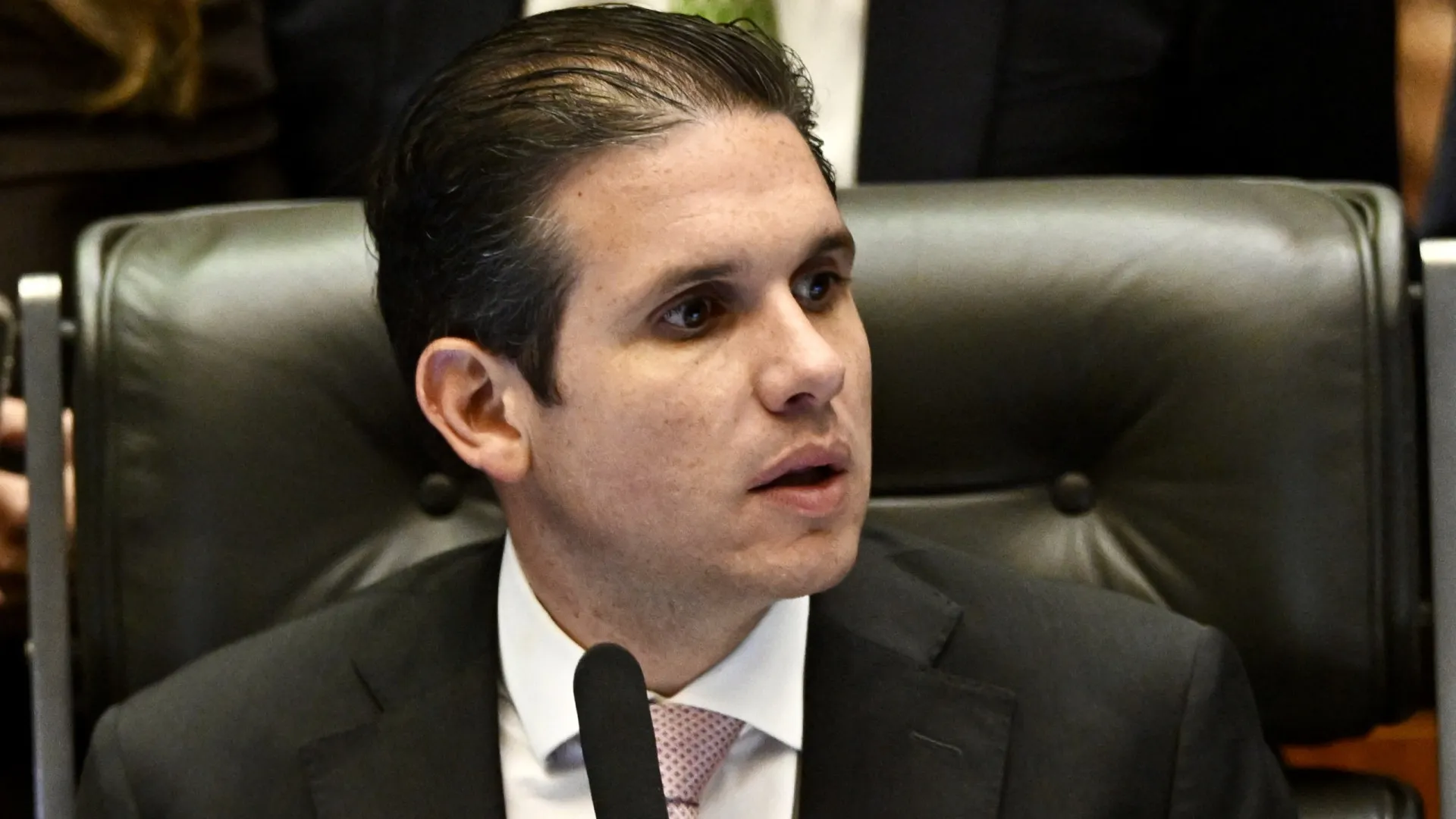 Motta nega traição em derrubada do IOF e critica governo por apostar em 'polarização social'