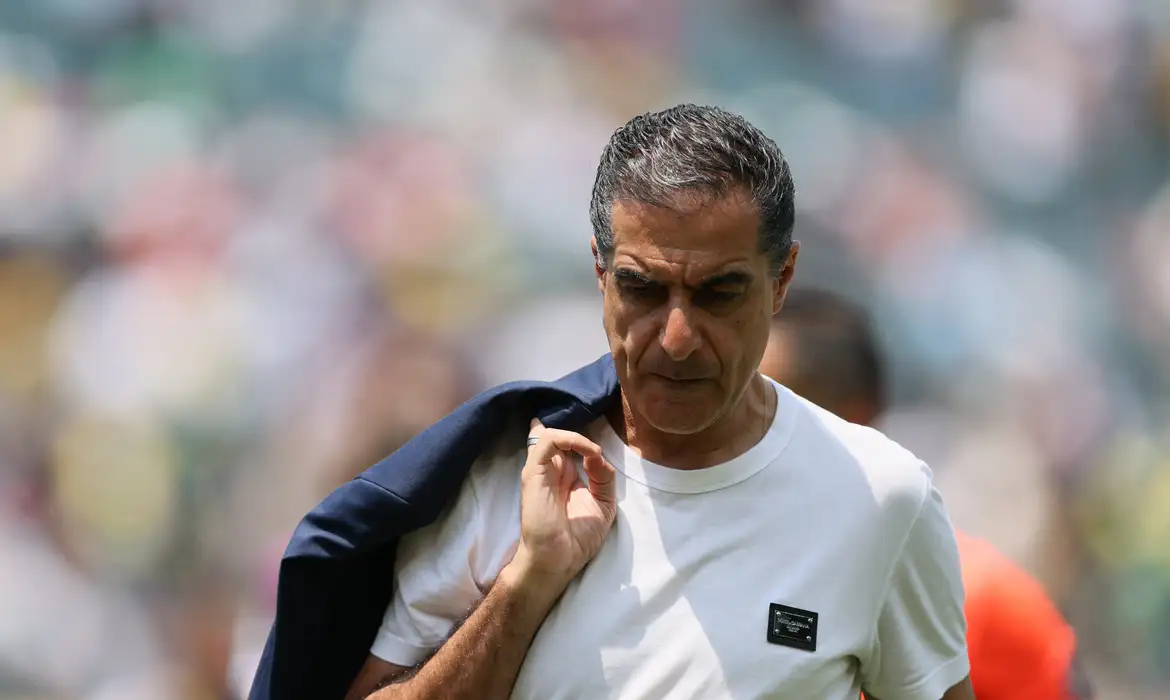 Botafogo demite técnico Renato Paiva após eliminação na Copa do Mundo