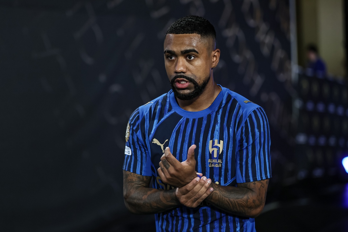 Web reage após Malcom ser substituído em jogo contra o Manchester City
