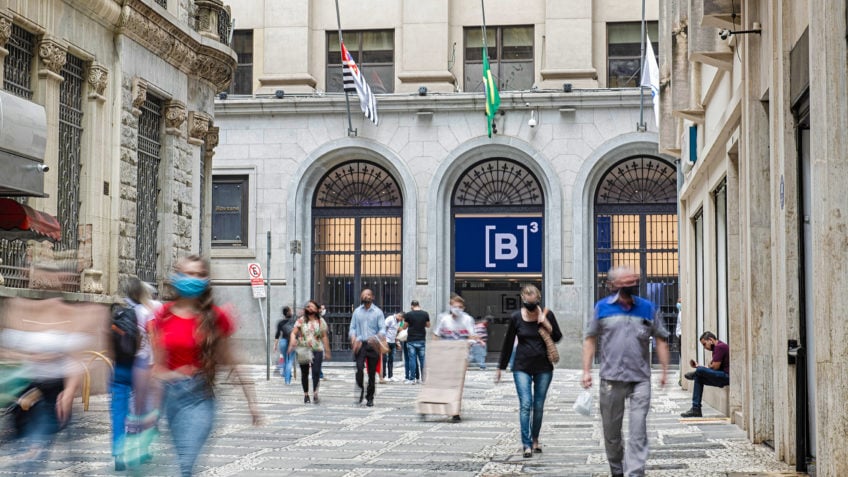 Ibovespa tem a 6ª maior alta em dólar no 1º semestre de 2025