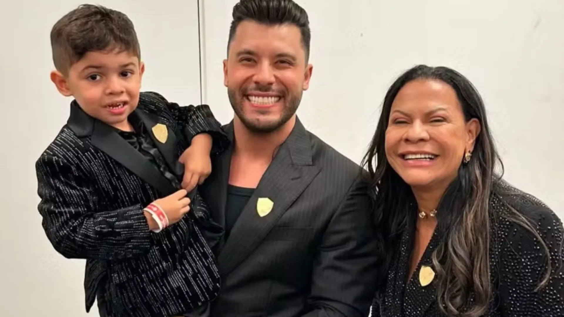 Murilo Huff obtém guarda provisória do filho após disputa com Dona Ruth
