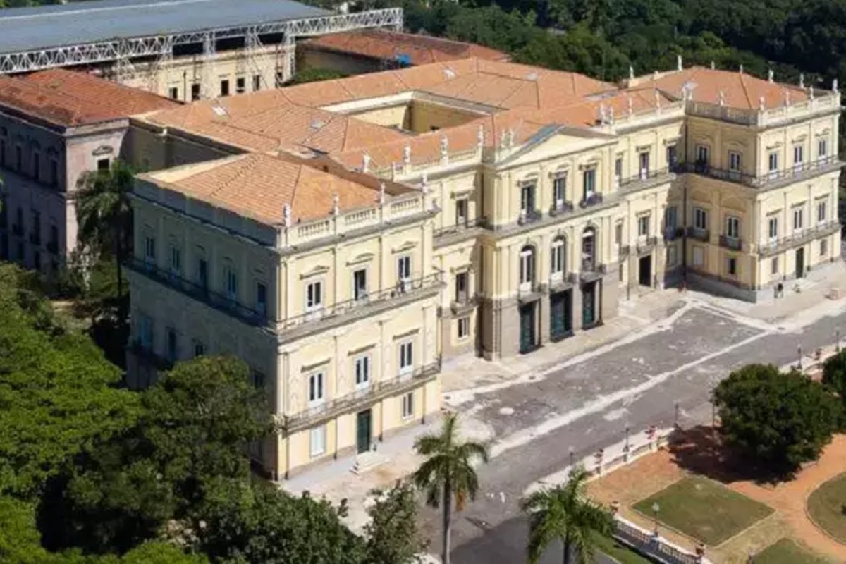 Museu Nacional do Rio reabre para exposição 7 anos após incêndio
