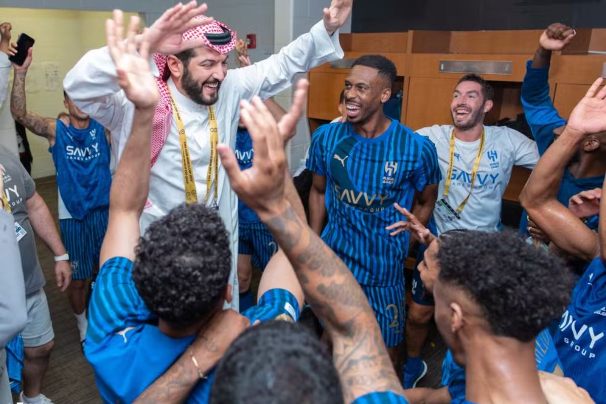 Vídeo: jogadores do Al-Hilal comemoram “bicho” após vitória no Mundial