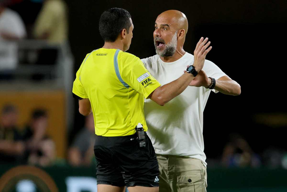 Vídeo: Guardiola briga com árbitro após eliminação do City no Mundial