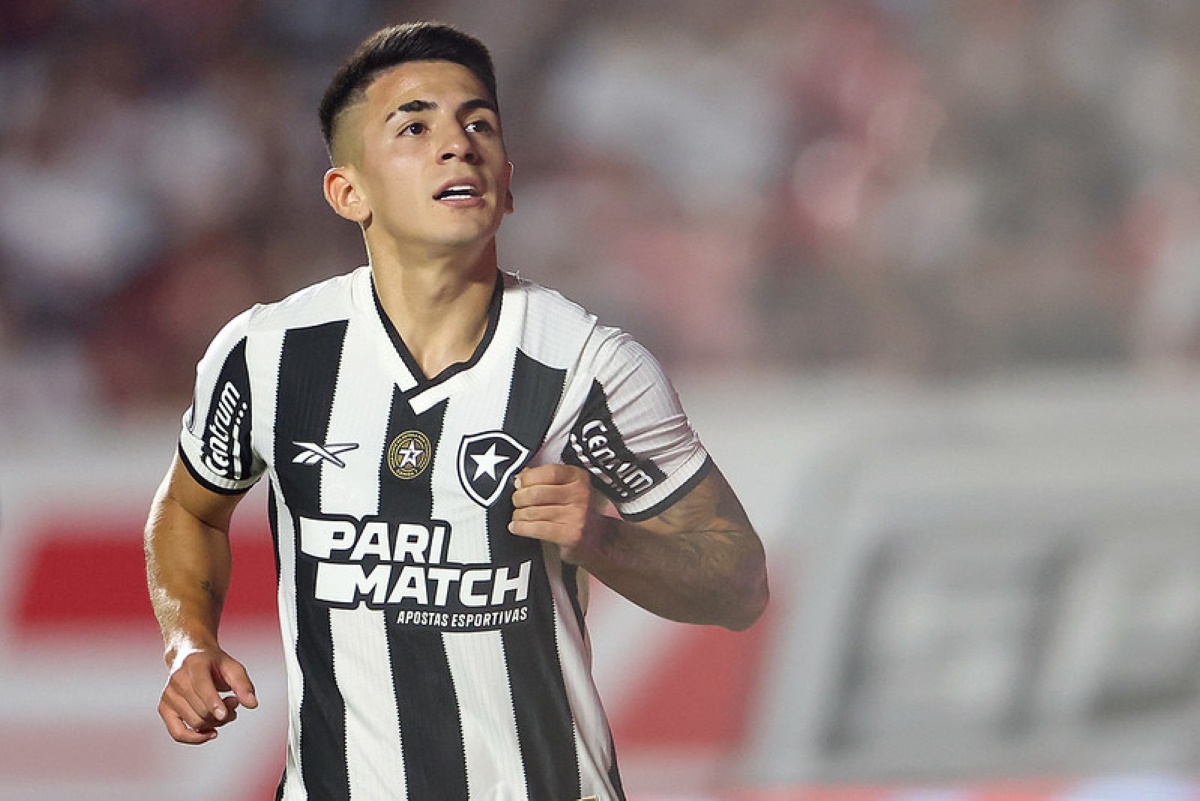 Empréstimo de Almada acaba e jogador volta a ter vínculo com Botafogo