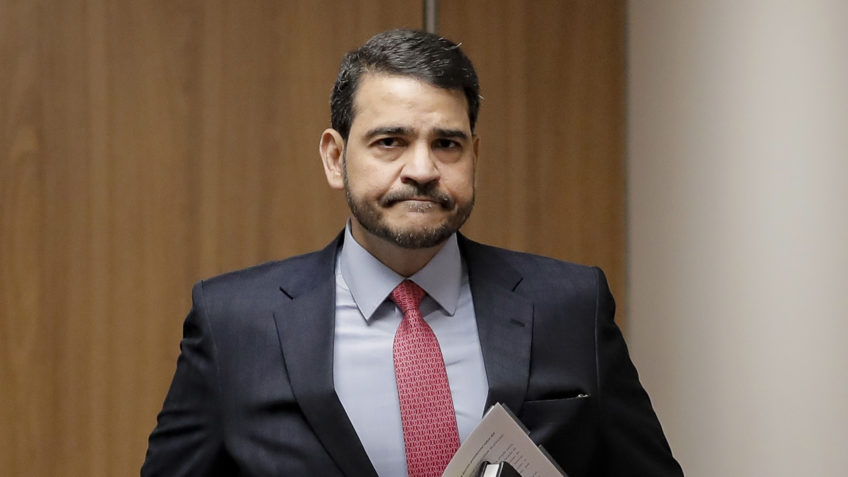 Especialistas divergem sobre ação do governo no STF contra derrubada do IOF