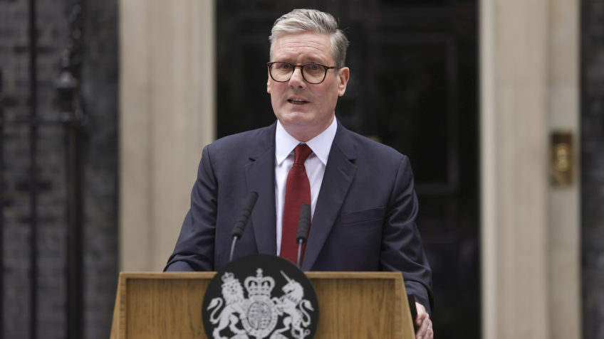 Parlamento britânico aprova reforma na assistência social