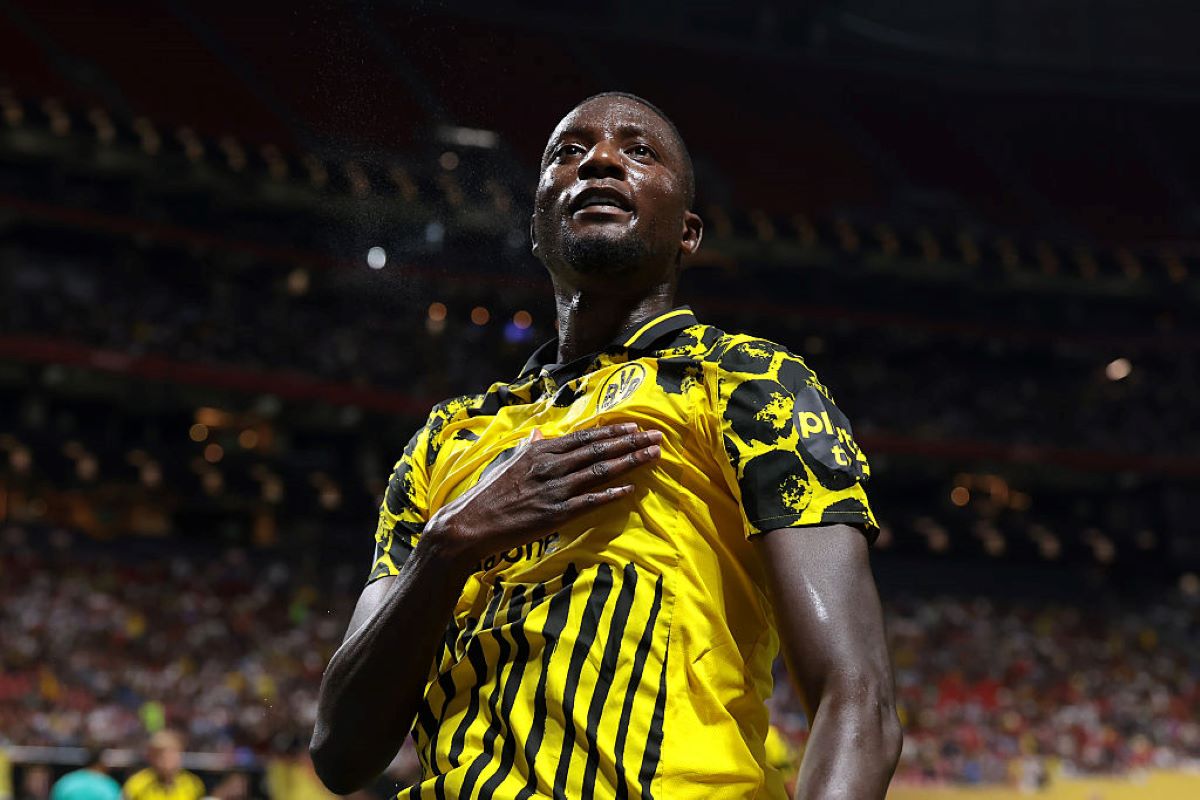 Mundial: Borussia Dortmund vence Monterrey e pega Real nas quartas
