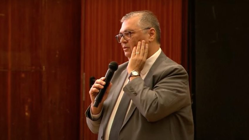 Ninguém está feliz com hiperjudicialização, diz Flávio Dino