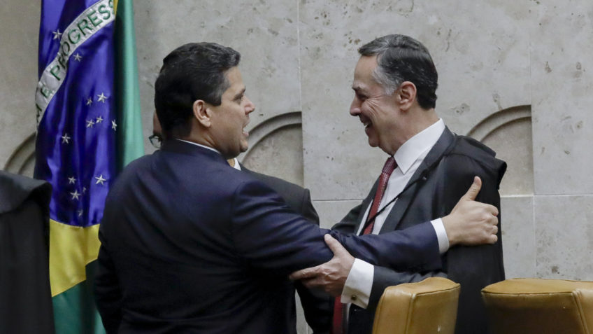 Alcolumbre irá apresentar projeto para limitar judicializações no STF