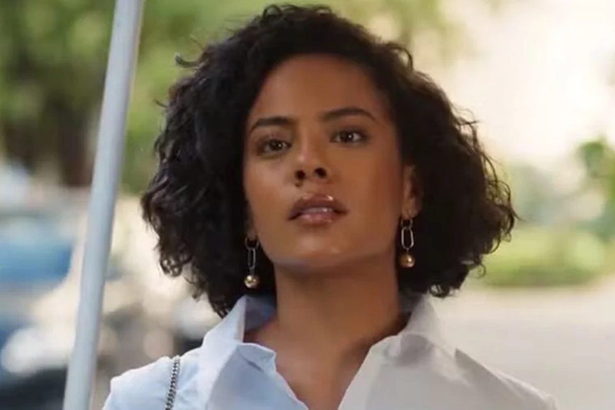 Fátima dá nova cartada e arruina namoro de Solange em Vale Tudo