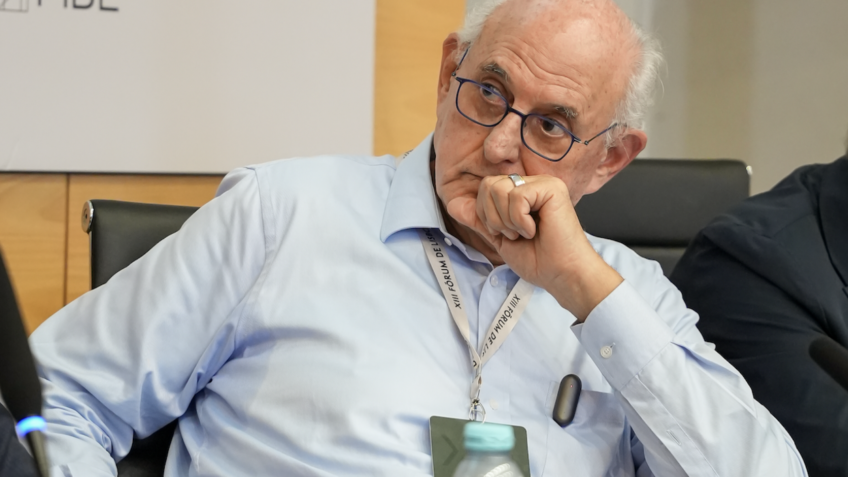 Lula “joga muito” e não arbitra crise entre os Poderes, diz Jobim