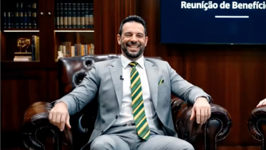Hugo Nem se Importa: presidente da Câmara é alvo de memes com IA
