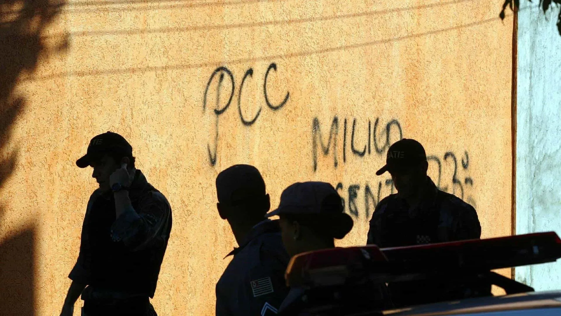 Polícia do RJ faz operação contra grupo suspeito de movimentar R$ 250 milhões para CV e PCC