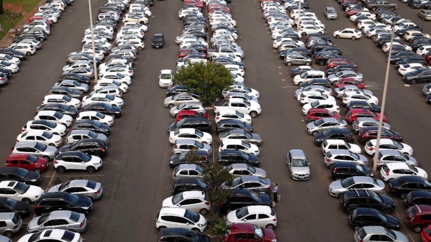 Venda de veículos novos recua em junho, mas sobe 4,8% no semestre