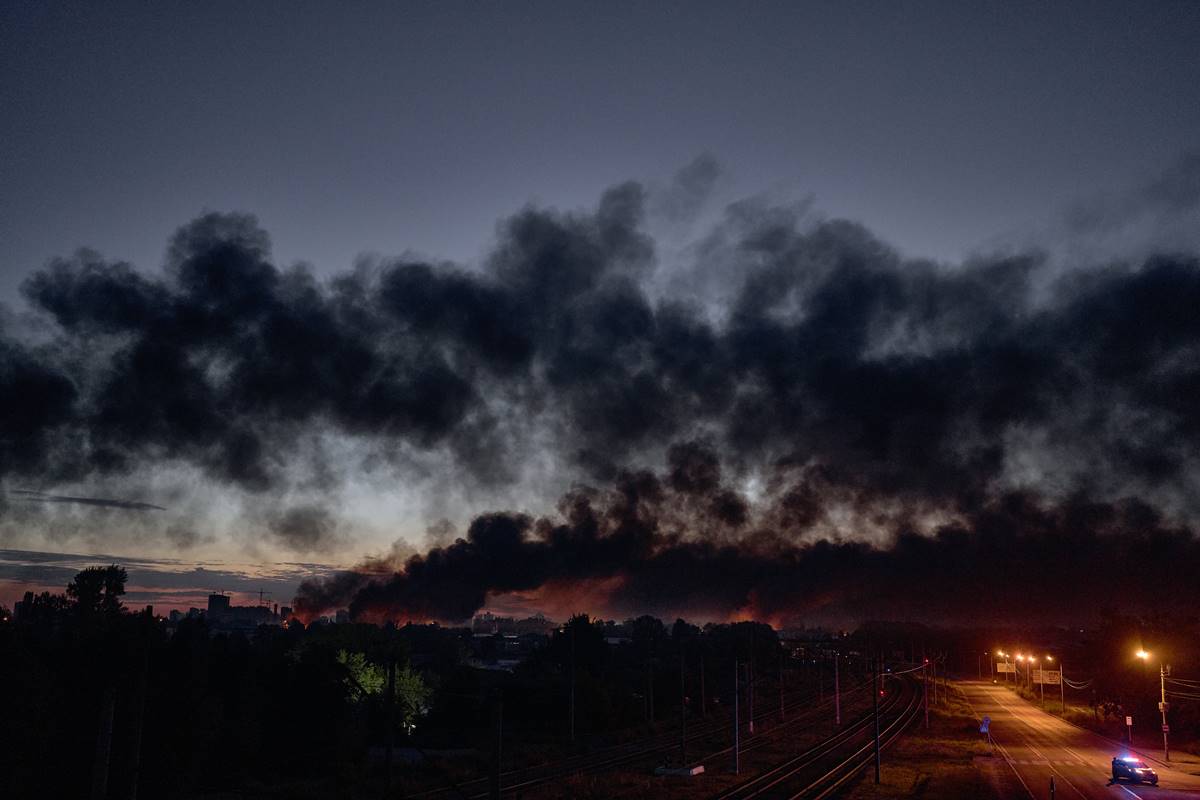 Ucrânia tem pior noite de bombardeio em toda a guerra com a Rússia