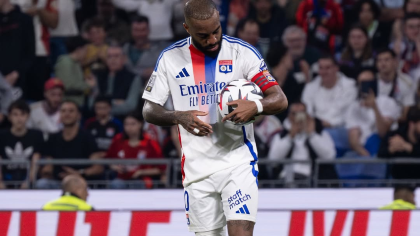 Lyon precisa reunir R$ 1,3 bi para evitar rebaixamento na França
