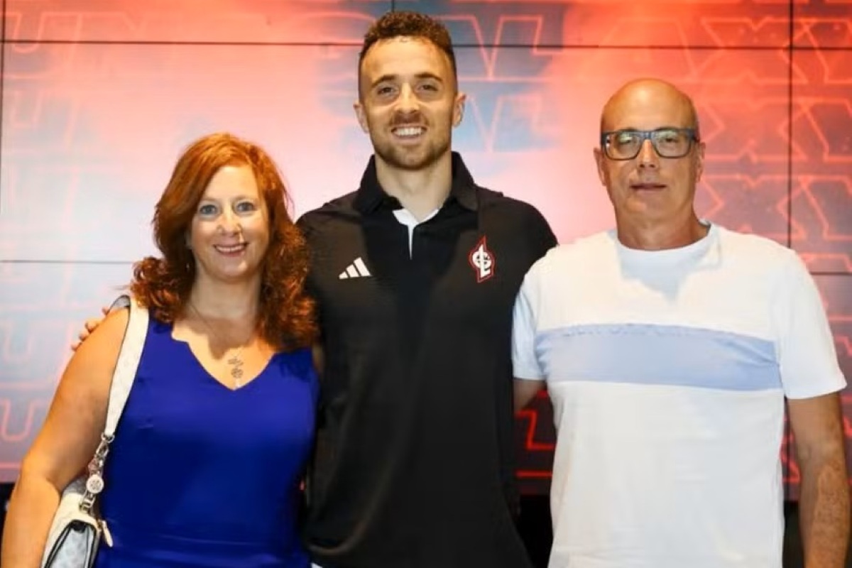 Conheça história de superação da família de Diogo Jota e André Silva