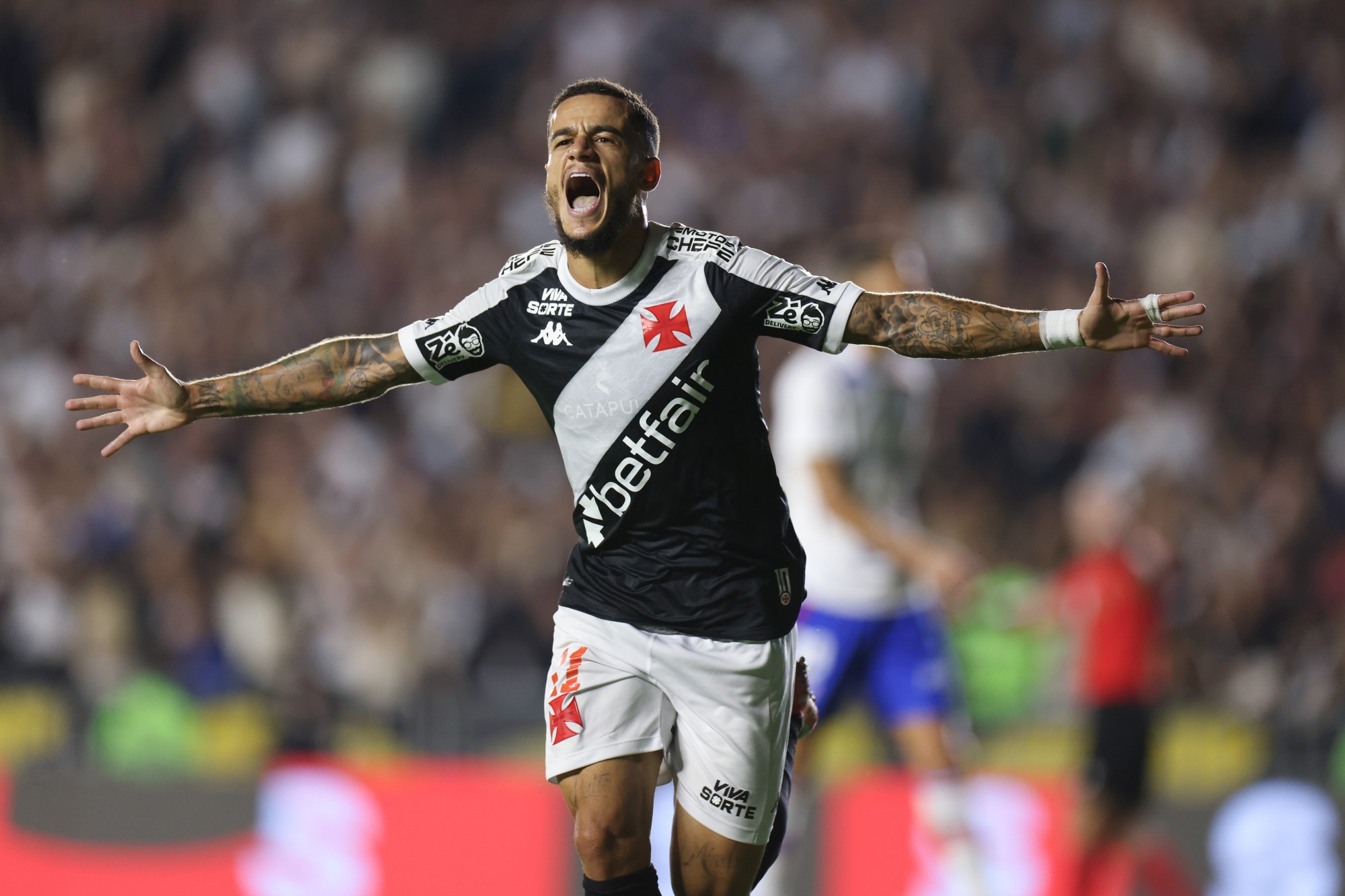 Vídeo: Vasco anuncia renovação de contrato com Philippe Coutinho