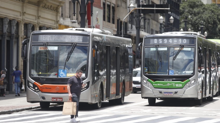 PM mobiliza 7.800 policiais para proteger ônibus em São Paulo