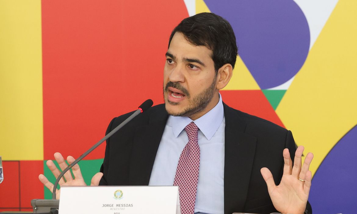 AGU diz que vai demonstrar ao STF que decreto do IOF é legal