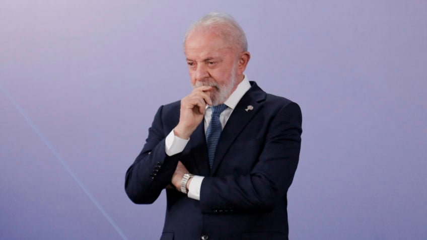 “Dê palpite na sua vida, não na nossa”, diz Lula sobre Trump