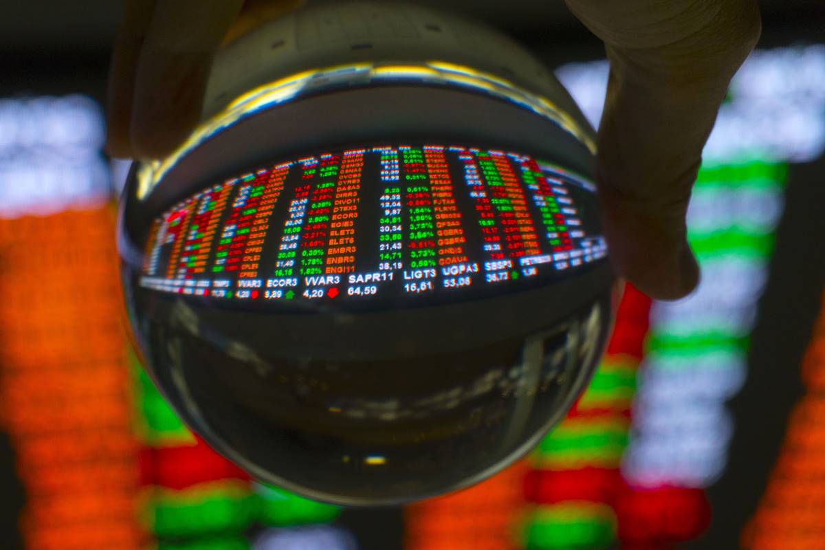 Dólar dispara a R$ 5,47 e Bolsa afunda com tarifaço de Trump