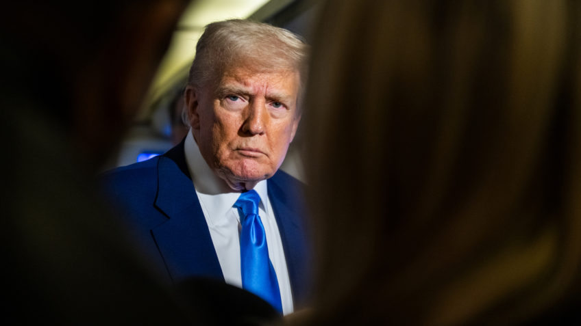 Trump acompanha de perto cúpula do Brics, diz Casa Branca