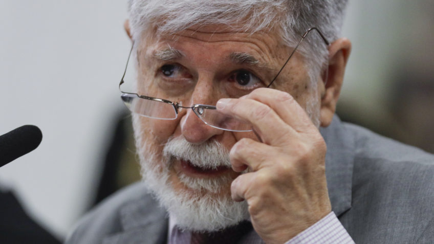 Amorim diz que tarifa adicional de 10% de Trump seria “tiro no pé”