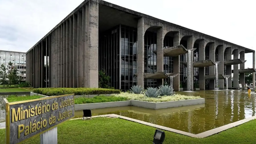 Ministério da Justiça assume autorização de residência a imigrantes