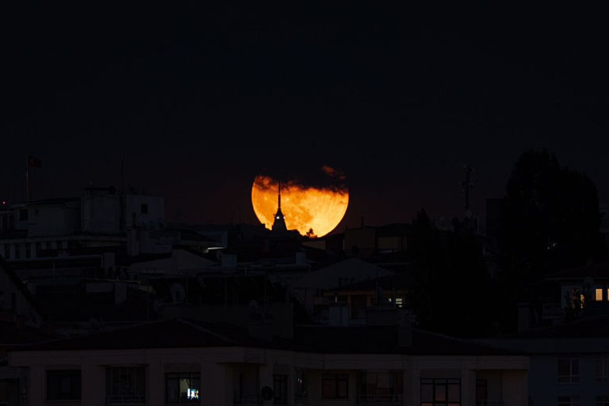 Fenômeno “Lua do veado” ocorre nesta quinta (10/7). Saiba o que é