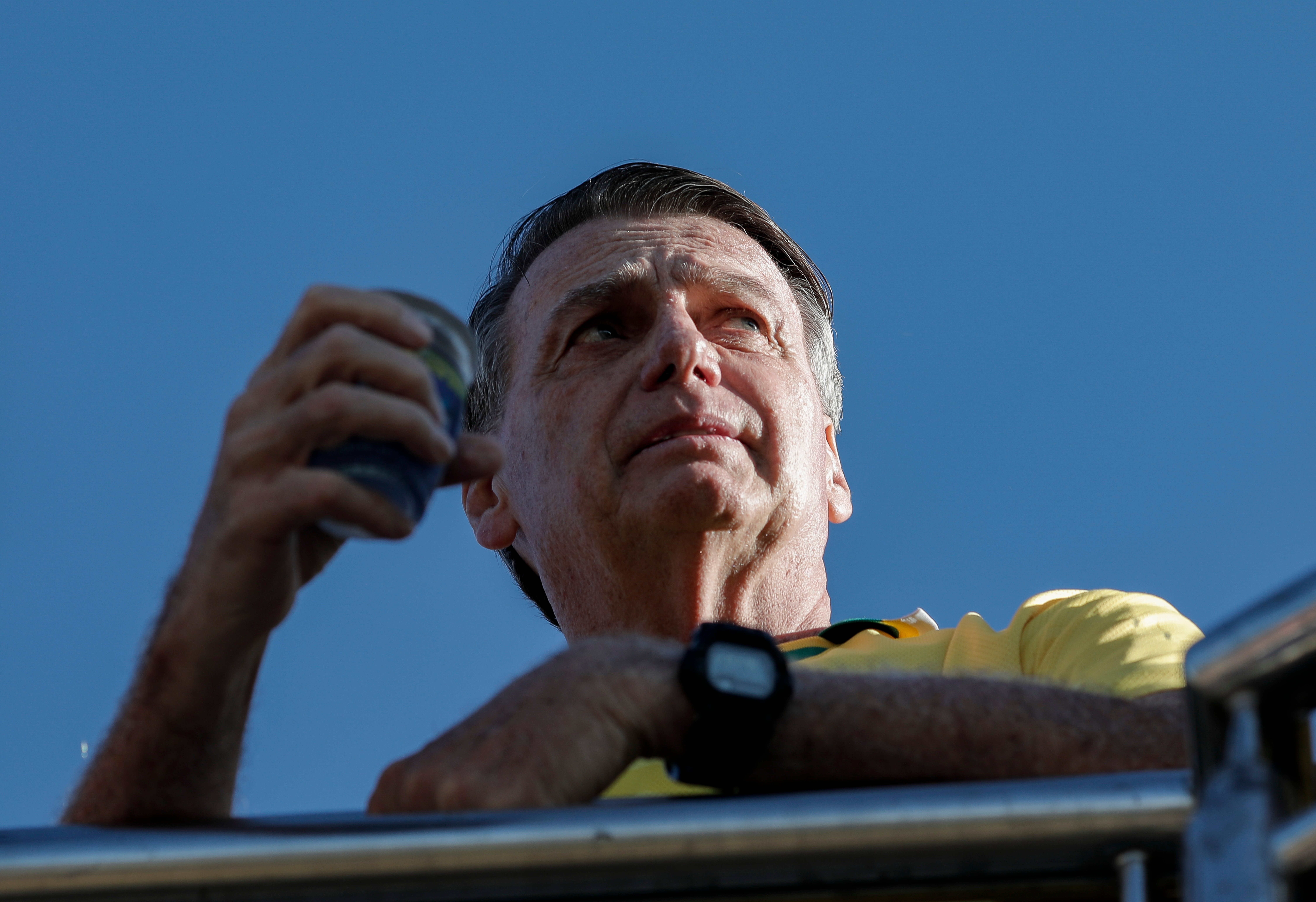 Bolsonaro elogia "coragem" de Trump e culpa Lula por tarifaço