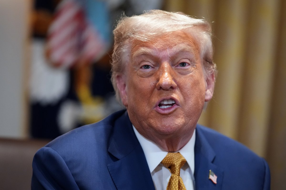 Donald Trump anuncia tarifa de 35% para produtos do Canadá