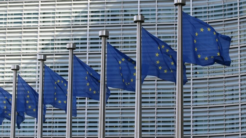 UE elabora pacote de tarifas de 21 bilhões de euros contra os EUA