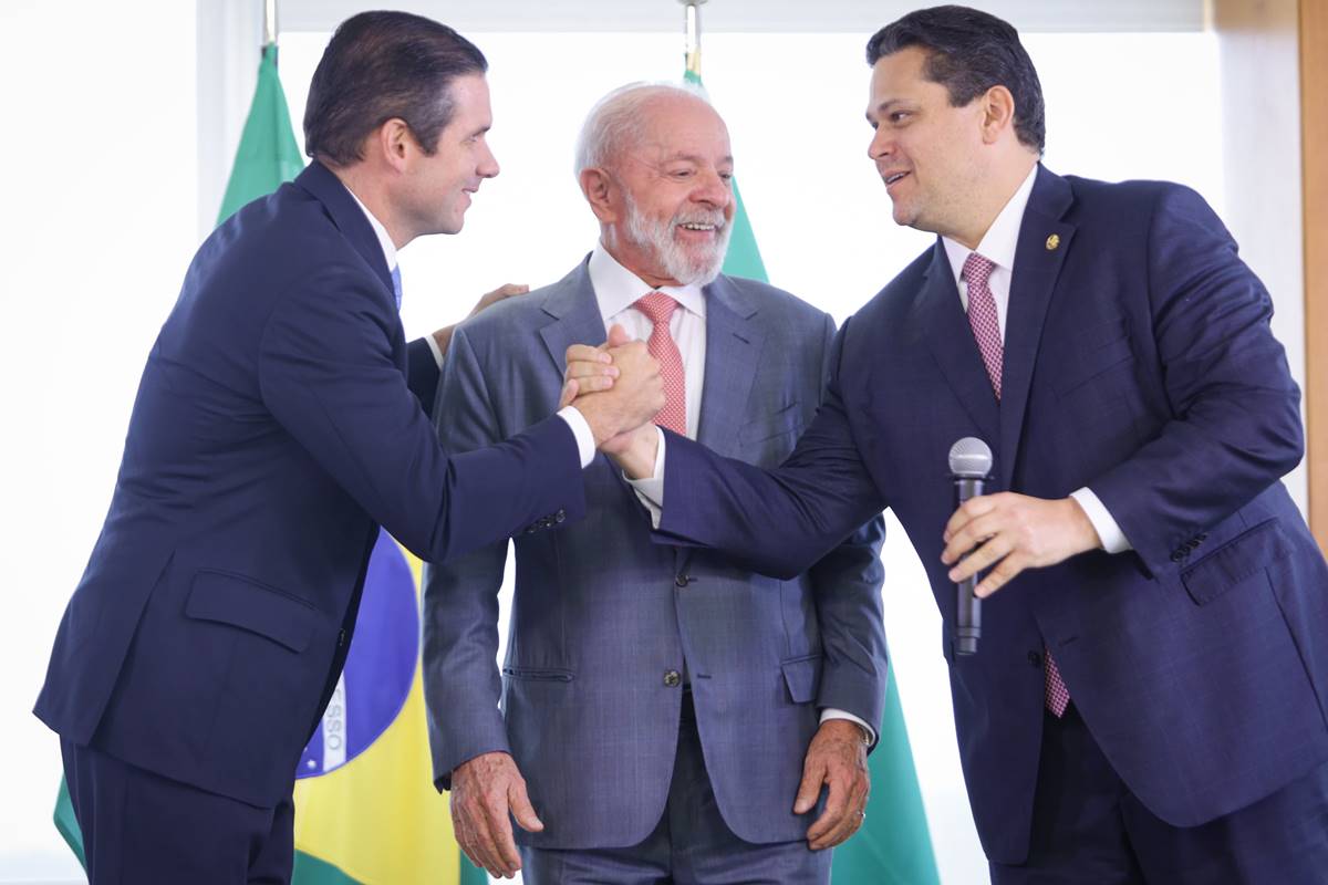 Executivo e Legislativo vão ao STF discutir decreto do IOF