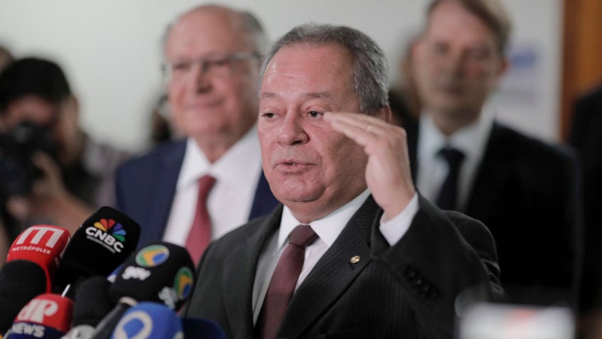 Brasil não vai ser reagir “intempestivamente” contra EUA, diz CNI