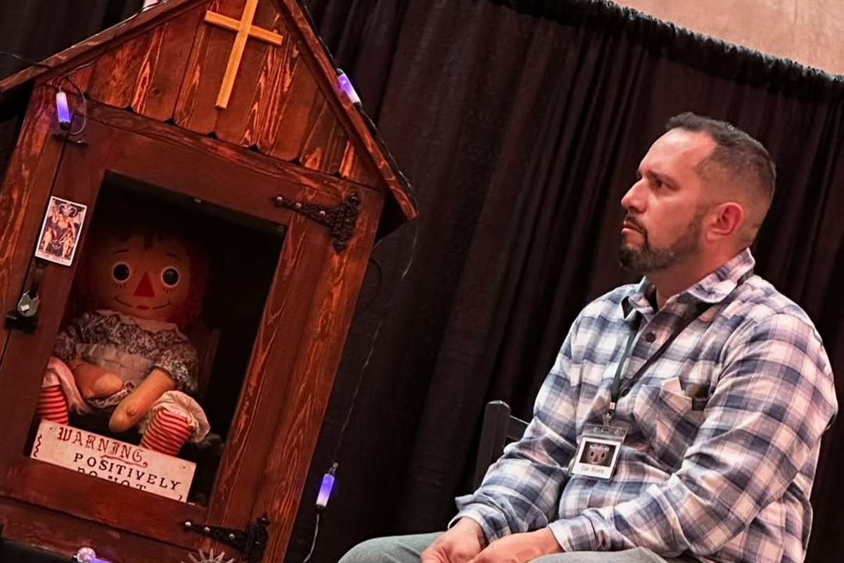 Quem é o investigador paranormal que morreu em turnê com Anabelle