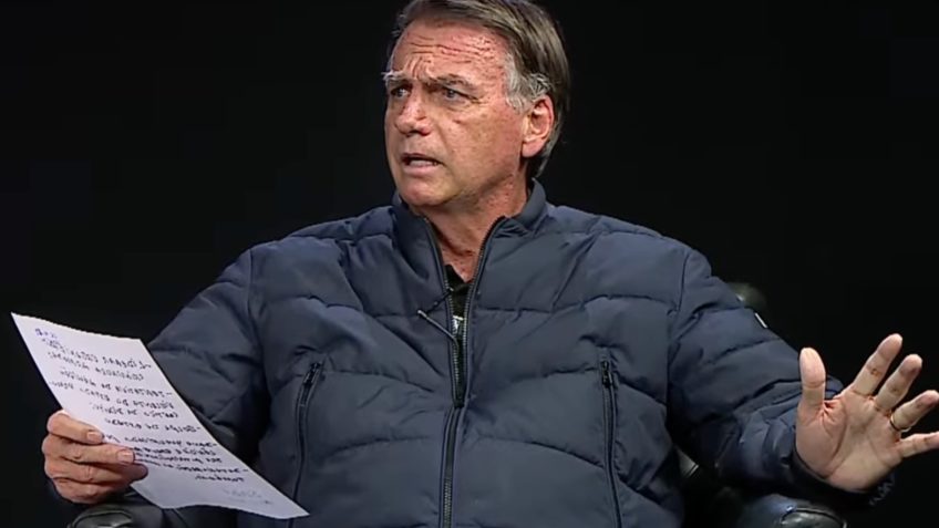 "Minha saúde vai bem. O problema é a minha idade”, diz Bolsonaro