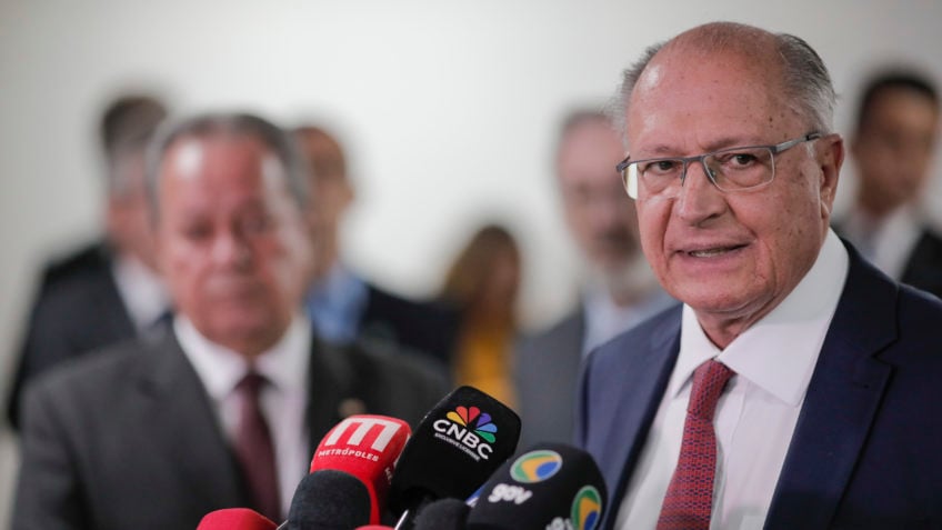 Exportação de perecíveis aos EUA é “urgente”, diz Alckmin
