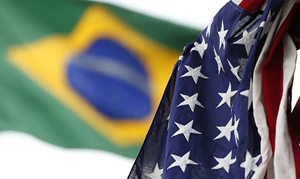 Câmaras de comércio nos EUA e no Brasil pedem suspensão da taxação às exportações brasileiras