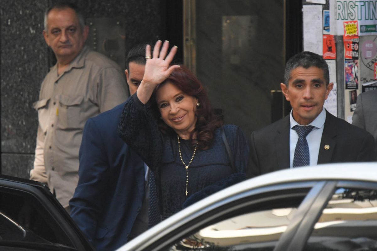 Kirchner e demais condenados são intimados a pagar mais de R$ 3 bi