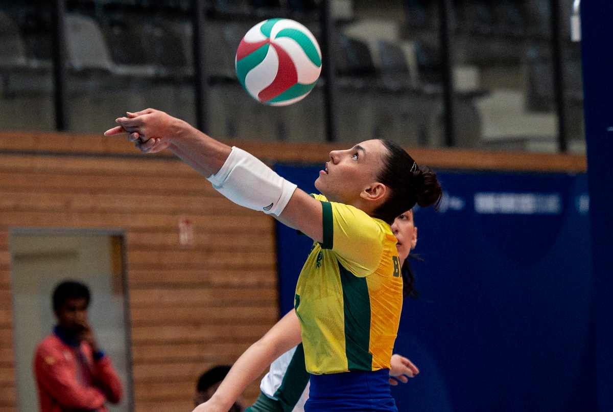 Vôlei brasileiro feminino vence na estreia do Mundial Universitário